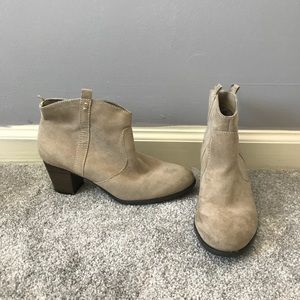 Tan heeled cowgirl boots